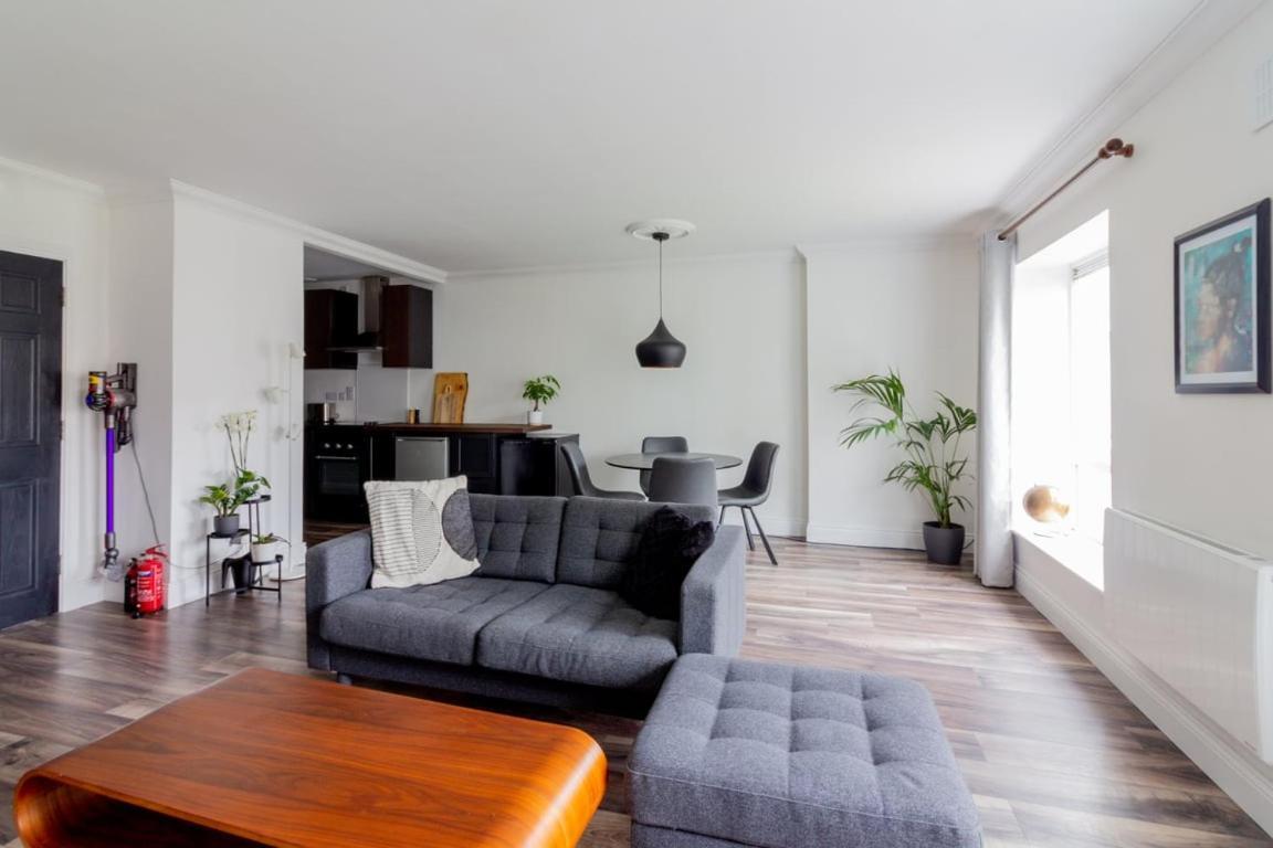 Апартаменти Guestready - Mystic Interiors Near The City Centre Дублін Екстер'єр фото